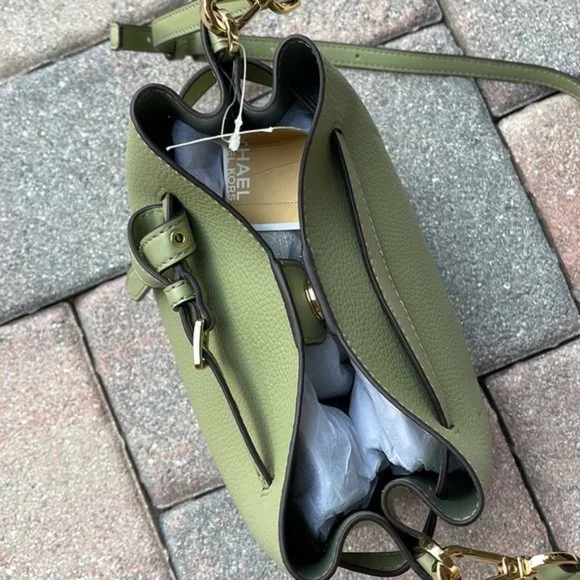 Michael Kors Emilia Small Bucket Bag Messenger Leather Light Sage - Picture 4 of 16